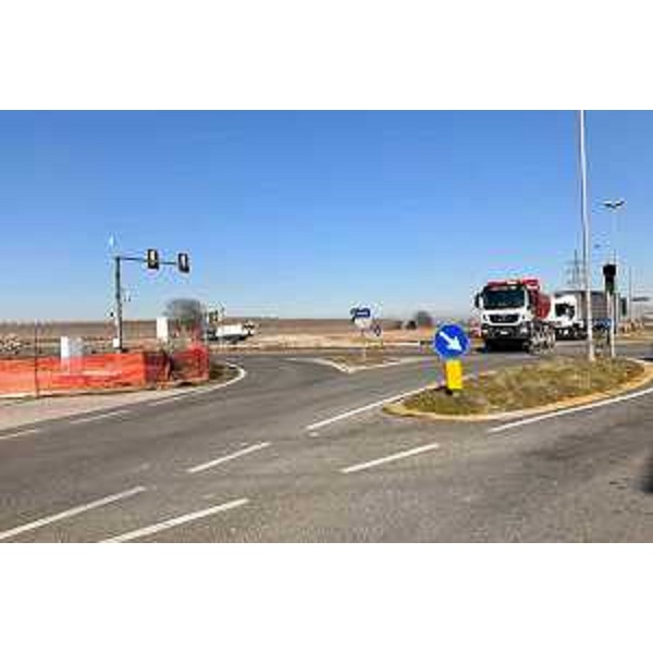 L'area sulla quale sarà realizzata una rotonda, al km 104+250 della strada regionale 14 - Torviscosa 16/02/2017