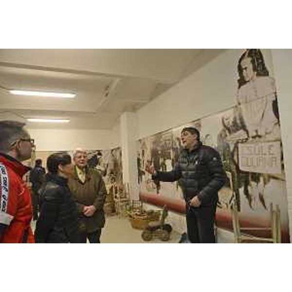 Debora Serracchiani (Presidente Regione Friuli Venezia Giulia) visita il Magazzino 18 del Porto Vecchio accompagnata da Franco Degrassi e Piero Delbello (Presidente e direttore Istituto Regionale Cultura Istriano-fiumano-dalmata / IRCI) - Trieste 16/02/2017