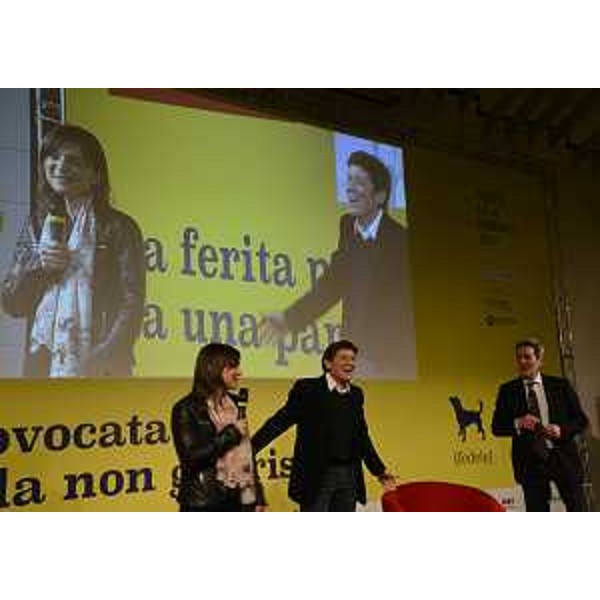 Debora Serracchiani (Presidente Regione Friuli Venezia Giulia), Gianni Morandi e Alberto Fedel alla prima giornata dell'evento "Parole O_Stili", alla Stazione Marittima - Trieste 17/02/2017