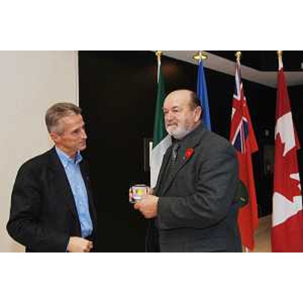 Riccardo Illy (Presidente Regione Friuli Venezia Giulia) con Guido Braini (Toronto, 13/11/05)