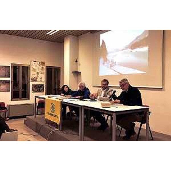 Paolo Panontin (Assessore regionale Protezione civile) all'incontro pubblico dedicato allo sghiaiamento del lago di Barcis, organizzato dal locale circolo di Legambiente - Montereale Valcellina 18/02/2017