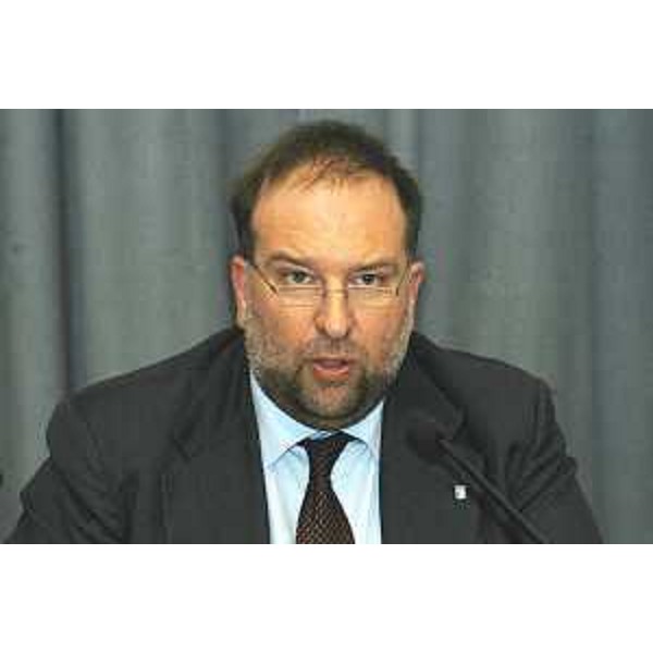 Roberto Cosolini (Assessore regionale al lavoro, formazione, università e ricerca) - Mezzobusto 