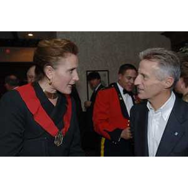 Riccardo Illy (Presidente Regione Friuli Venezia Giulia) con Sandra Pupatello (Ministro delle Politiche Sociali) (Toronto, 13/11/05)