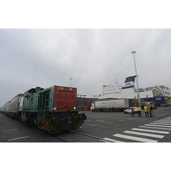 Treno del nuovo esercizio intermodale dal Porto di Trieste sulla direttrice Kiel-Göteborg, al Terminal EMT (Europa Multipurpose Terminals) - Trieste 22/02/2017
