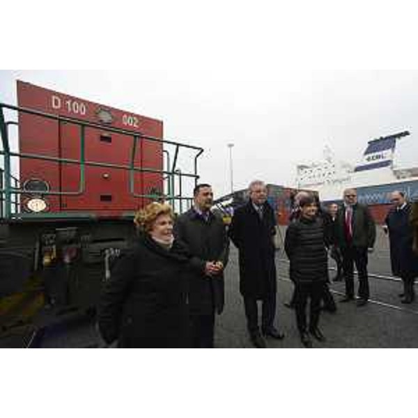 Ahmet Musul (Amministratore delegato Ekol), Francesco Parisi (Console Svezia a Trieste) e Debora Serracchiani (Presidente Regione Friuli Venezia Giulia) all'inaugurazione del nuovo esercizio intermodale dal Porto di Trieste sulla direttrice Kiel-Göteborg, al Terminal EMT (Europa Multipurpose Terminals) - Trieste 22/02/2017