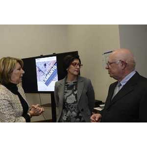 Gli assessori regionali Maria Sandra Telesca (Salute, Integrazione socio-sanitaria, Politiche sociali e Famiglia) e Sara Vito (Ambiente ed Energia) e Fernando Della Ricca (Presidente Commissione regionale Amianto) alla presentazione del vademecum "Conoscere l'amianto" - Trieste 22/02/2017