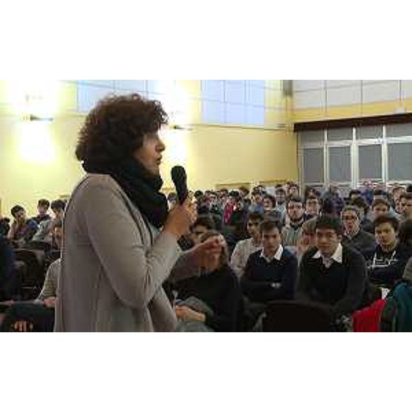 Loredana Panariti (Assessore regionale Lavoro, Formazione, Istruzione, Pari Opportunità, Politiche giovanili, Ricerca e Università) all'incontro conclusivo del ciclo dedicato a formazione e orientamento sull'alternanza scuola/lavoro, all'Istituto tecnico statale Alessandro Volta - Trieste 23/02/2017