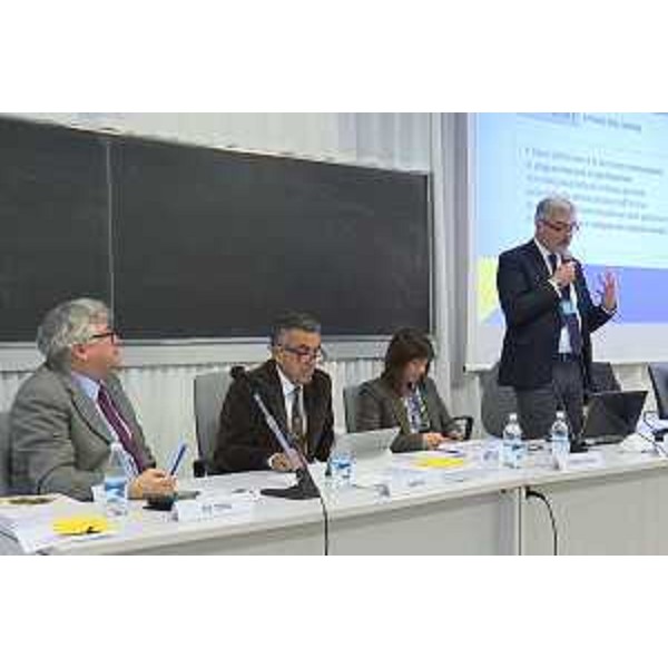 Alberto Felice De Toni (Rettore Università Udine), Fabrizio Barca (Ex ministro Coesione territoriale), Debora Serracchiani (Presidente Regione Friuli Venezia Giulia) e Paolo Panontin (Assessore regionale Autonomie locali e Coordinamento Riforme) al seminario "Intesa per lo sviluppo regionale e locale 2017-2019. Strategie, priorità e strumenti per la concertazione tra la Regione Friuli Venezia Giulia e le Unioni Territoriali Intercomunali" - Udine 28/02/2017