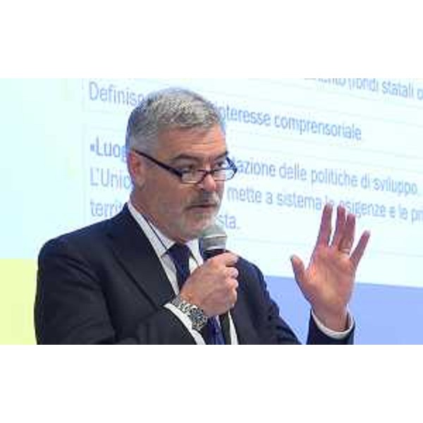 Paolo Panontin (Assessore regionale Autonomie locali e Coordinamento Riforme) al seminario "Intesa per lo sviluppo regionale e locale 2017-2019. Strategie, priorità e strumenti per la concertazione tra la Regione Friuli Venezia Giulia e le Unioni Territoriali Intercomunali" - Udine 28/02/2017