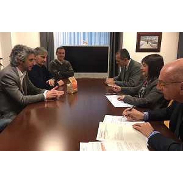 Debora Serracchiani (Presidente Regione Friuli Venezia Giulia) con sindaci e vicesindaci dell'Unione Territoriale Intercomunale (UTI) Medio Friuli - Udine 28/02/2017