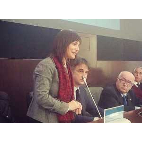 Debora Serracchiani (Presidente Regione Friuli Venezia Giulia) alla conferenza stampa di presentazione dell'organizzazione della fase finale dei Campionati europei di Calcio Under 21 del 2019, nella Sala polifunzionale della Presidenza del Consiglio dei Ministri - Roma 01/03/2017