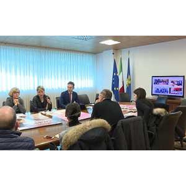 Maria Sandra Telesca (Assessore regionale), tra Nora Coppola e Francesco Gongolo (Direttore e funzionario Area promozione salute e prevenzione Regione FVG), alla presentazione della campagna d'informazione sugli Screening oncologici promossi dalla Regione Friuli Venezia Giulia - Udine 02/03/2017