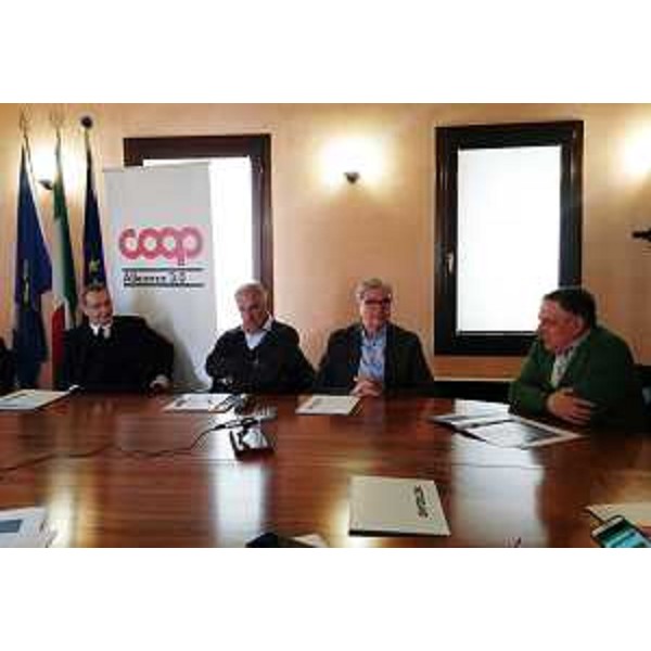 Sergio Bolzonello (Vicepresidente Regione FVG e assessore Attività produttive, Turismo e Cooperazione), Enzo Sima (Direttore Polo turistico Piancavallo), Roberto Ceraolo (Sindaco Sacile) e Oliviero Dezan (Consigliere comunale Aviano) - Pordenone 07/03/2017