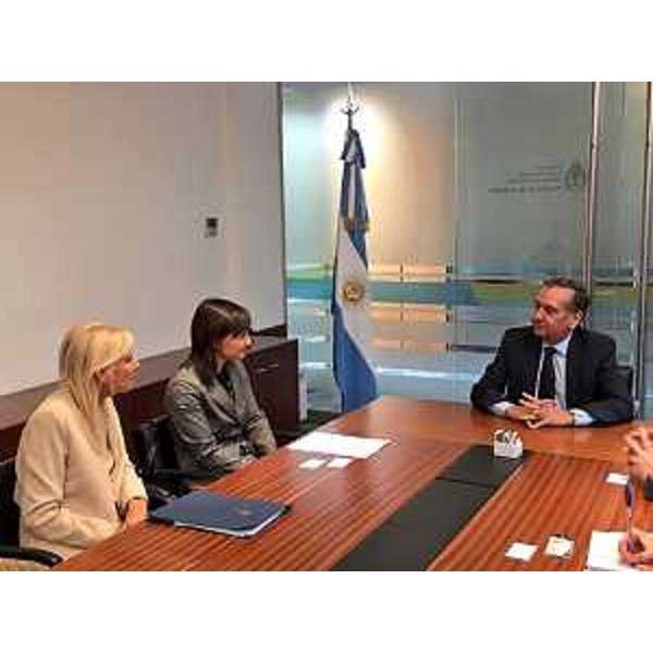 Teresa Castaldo (Ambasciatrice d'Italia a Buenos Aires), Debora Serracchiani (Presidente Regione Friuli Venezia Giulia) e Livio Barañao (Ministro Scienza, Tecnologia e Innovazione produttiva Argentina) - Buenos Aires 08/03/2017