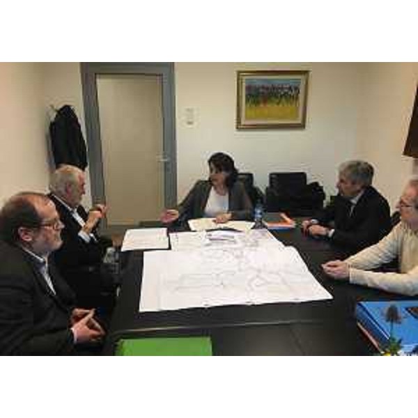Mariagrazia Santoro (Assessore regionale Infrastrutture e Territorio) durante l'incontro con Sergio Chinese (Sindaco Resia) e FVG Strade S.p.A. - Udine 08/03/2017