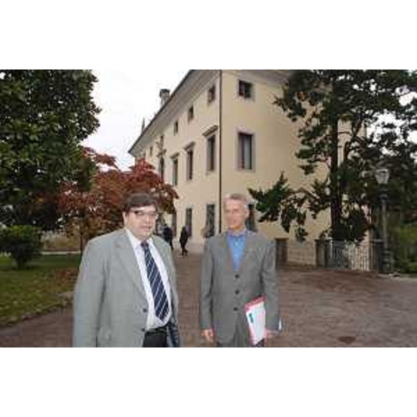 Riccardo Illy (Presidente Regione Friuli Venezia Giulia) ed Attilio Ninino (Sindaco di San Giovanni al Natisone) (San Giovanni al Natisone, 07/11/05)