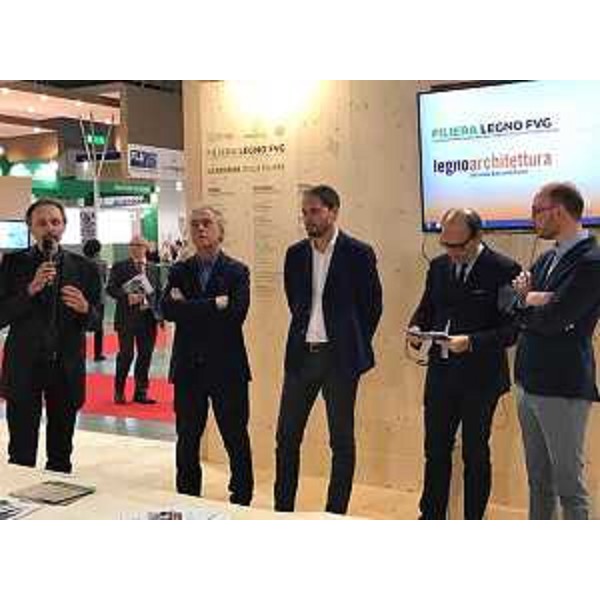 Cristiano Shaurli (Assessore regionale Risorse agricole e forestali) alla presentazione del progetto della Filiera Legno FVG per "Amate Amatrice", Padiglione 10 del Salone dell'Architettura MADE EXPO 2017 - Milano 09/03/2017