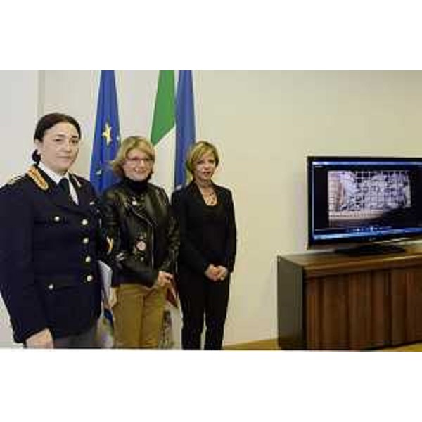 Alessandra Belardini (Dirigente Compartimento Polizia Postale FVG), Maria Sandra Telesca (Assessore regionale Salute) e Sabrina Strolego (Console onoraria d'Austria in FVG) alla presentazione del Progetto Bio-crime - Udine 10/03/2017