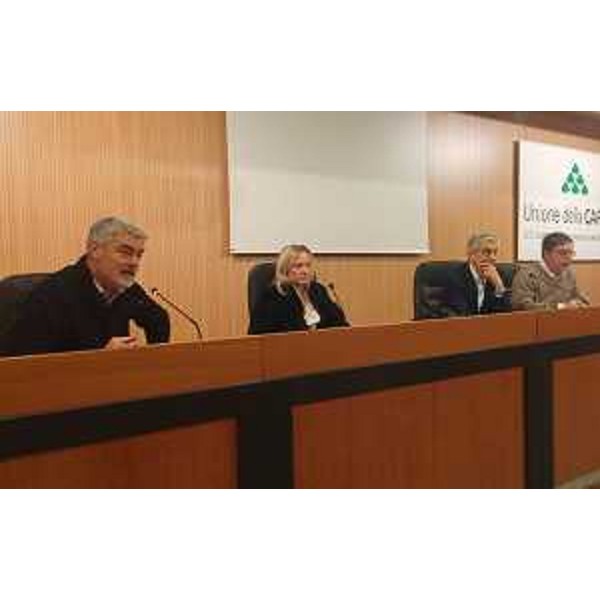 Paolo Panontin (Assessore regionale Autonomie locali e Coordinamento Riforme), Elena D'Orlando (Docente Diritto regionale Università Udine) e Romano Lepre (Presidente Associazione Pro Carnia 2020) - Tolmezzo 11/03/2017