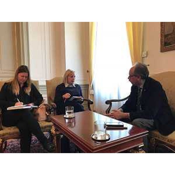 Gianni Torrenti (Assessore regionale Cultura, Sport e Solidarietà) a colloquio con Ingrid Sergas (Console generale di Slovenia a Trieste) - Trieste 13/03/2017