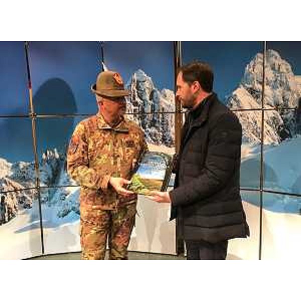 Federico Bonato (Truppe Alpine) e Cristiano Shaurli (Assessore regionale Risorse agricole e forestali, presidente AINEVA) - San Candido (BZ) 16/03/2017