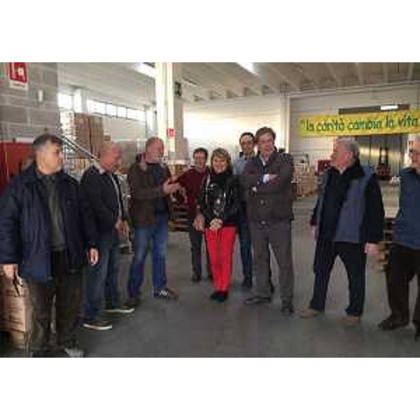 Maria Sandra Telesca (Assessore regionale Salute, Integrazione socio-sanitaria, Politiche sociali e Famiglia) visita l'Associazione Banco Alimentare del Friuli Venezia Giulia Onlus accompagnata dal presidente Paolo Olivo - Pasian di Prato 16/03/2017