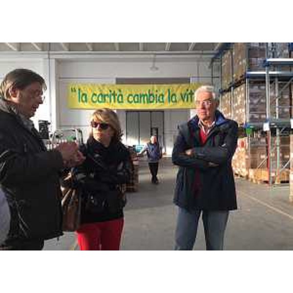 Maria Sandra Telesca (Assessore regionale Salute, Integrazione socio-sanitaria, Politiche sociali e Famiglia) visita l'Associazione Banco Alimentare del Friuli Venezia Giulia Onlus accompagnata dal presidente Paolo Olivo - Pasian di Prato 16/03/2017