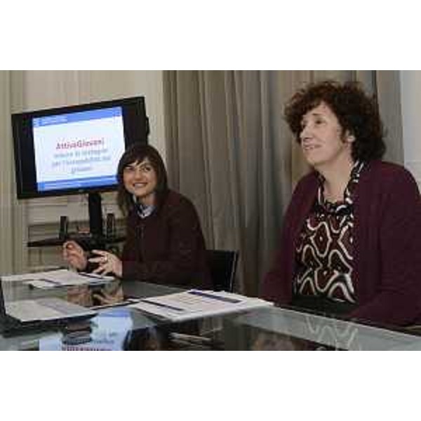 Debora Serracchiani (Presidente Regione Friuli Venezia Giulia) e Loredana Panariti (Assessore regionale Lavoro, Formazione, Istruzione, Pari Opportunità, Politiche giovanili, Ricerca e Università) alla presentazione del disegno di legge sulle "Disposizioni per il sostegno all'occupabilità dei giovani - AttivaGiovani - e per il sostegno all'assunzione con contratti di lavoro subordinato di prestatori di lavoro accessorio" - Trieste 17/03/2017