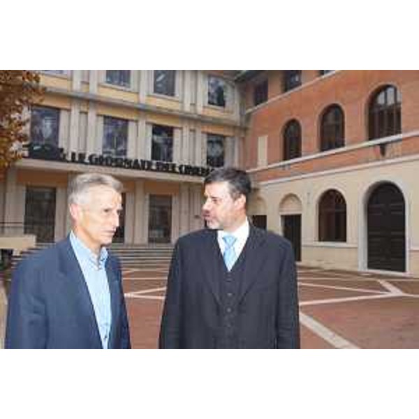 Riccardo Illy (Presidente Regione Friuli Venezia Giulia) con Roberto Capuzzo (Sindaco di Sacile) (Sacile, 28/10/05)