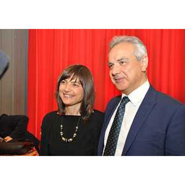 Debora Serracchiani (Presidente Regione Friuli Venezia Giulia) e Fabrizio Montepara (Vicepresidente Associazione Nazionale Città del Vino) al trentennale dell'Associazione Nazionale Città del Vino, nella Sala della Protomoteca in Campidoglio - Roma 21/03/2017