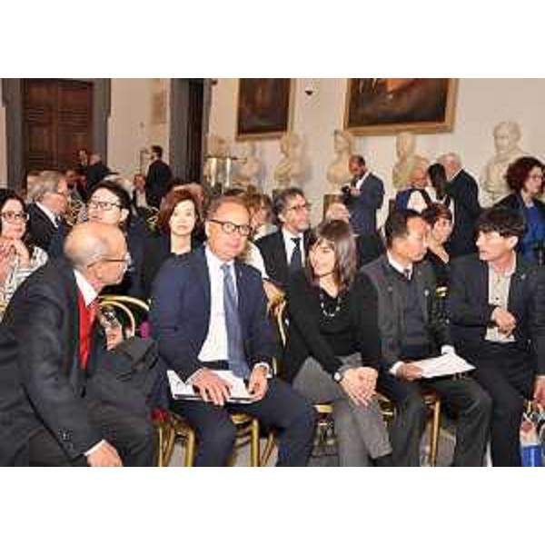 Corrado Bonfanti (Sindaco Noto) e Debora Serracchiani (Presidente Regione Friuli Venezia Giulia) al trentennale dell'Associazione Nazionale Città del Vino, nella Sala della Protomoteca in Campidoglio - Roma 21/03/2017