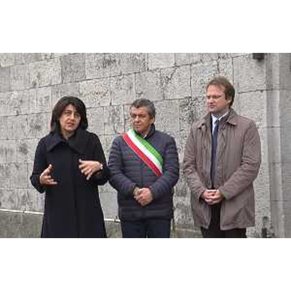 Mariagrazia Santoro (Assessore regionale Infrastrutture e Territorio), Francesco Martines (Sindaco Palmanova) e Giorgio Damiani (Presidente FVG Strade S.p.A.) all'inaugurazione del dispositivo sperimentale "STOP Salvapedoni" - Palmanova 21/03/2017