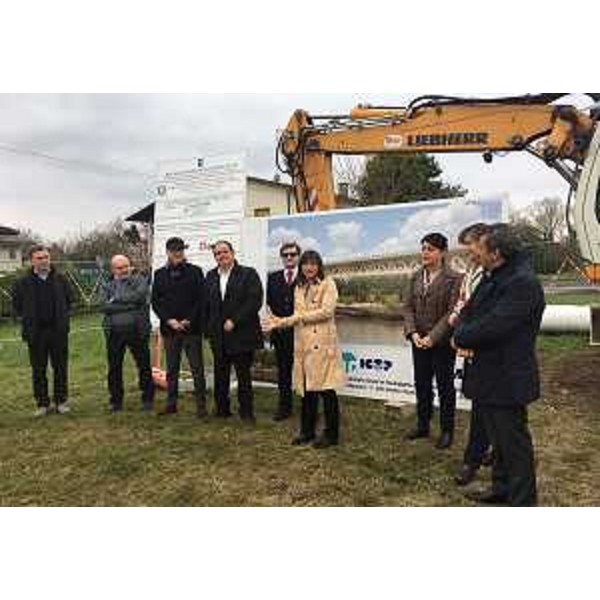 Debora Serracchiani (Presidente Regione Friuli Venezia Giulia) e Mariagrazia Santoro (Assessore regionale Infrastrutture e Territorio) alla posa della prima pietra del cantiere dei lavori per la realizzazione del nuovo ponte sul Torre, primo lotto stralcio del rinnovato progetto per la Palmanova-Manzano - Chiopris Viscone 23/03/2017