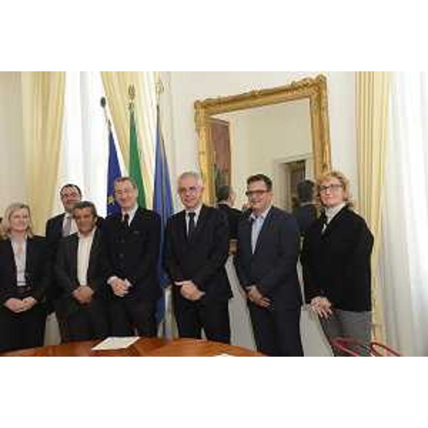 Sergio Bolzonello (Vicepresidente Regione FVG e assessore Attività produttive, Turismo e Cooperazione) con amministratori dei Comuni di Aquileia, Cividale, Grado e Palmanova, nella sede della Regione - Trieste 24/03/2017