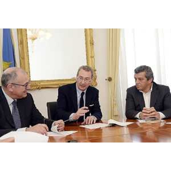 Marco Tullio Petrangelo (Direttore generale PromoTurismoFVG), Sergio Bolzonello (Vicepresidente Regione FVG e assessore Attività produttive, Turismo e Cooperazione) e Francesco Martines (Sindaco Palmanova) all'incontro con amministratori dei Comuni di Aquileia, Cividale, Grado e Palmanova, nella sede della Regione - Trieste 24/03/2017