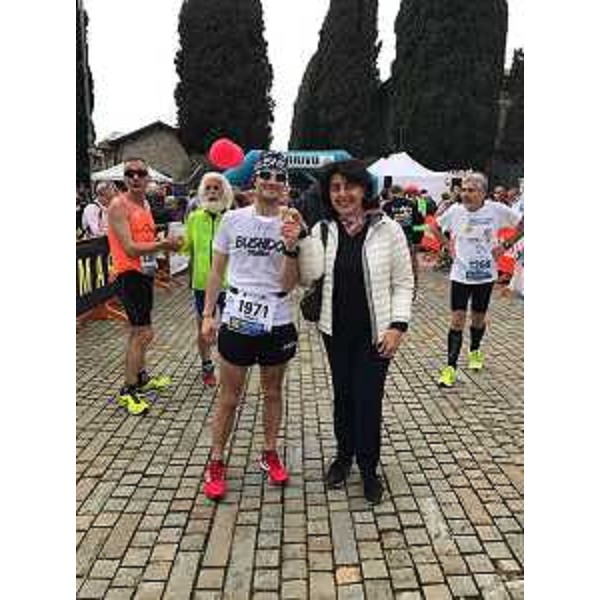 Fabrice Ambroso (Maratoneta) e Mariagrazia Santoro (Assessore regionale Infrastrutture e Territorio) - Aquileia 26/03/2017