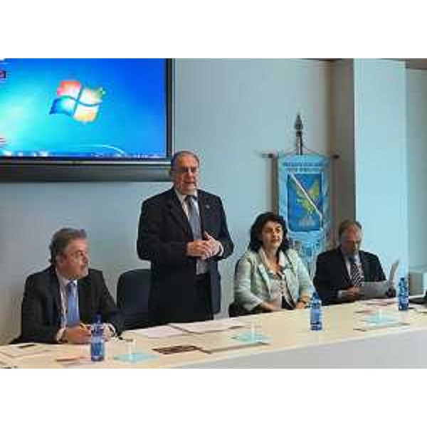 Mario Pezzetta (Presidente ANCI FVG), Elio Di Giusto (Presidente Associazione sindaci), Mariagrazia Santoro (Assessore regionale Infrastrutture e Territorio) e Paride Cargnelutti (Vicepresidente Consiglio regionale) all'assemblea generale ordinaria dell'Associazione sindaci emeriti del Friuli Venezia Giulia - Udine 25/03/2017