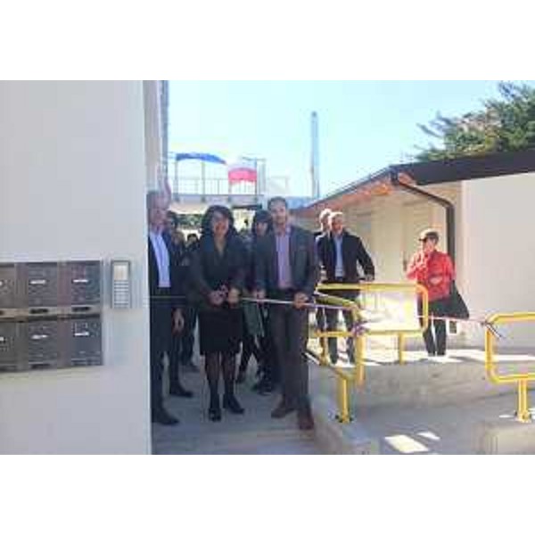 Mariagrazia Santoro (Assessore regionale Infrastrutture e Territorio) alla consegna di sei alloggi riqualificati nel fabbricato ATER di via Monte Santo - Manzano 28/03/2017