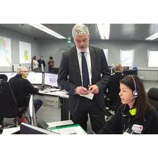 Paolo Panontin (Assessore regionale Autonomie locali e Coordinamento Riforme, Comparto unico, Sistemi informativi, Protezione civile) all'avvio del Numero Unico per le Emergenze (NUE) 112, nella Centrale operativa della Protezione civile del FVG - Palmanova 29/03/2017