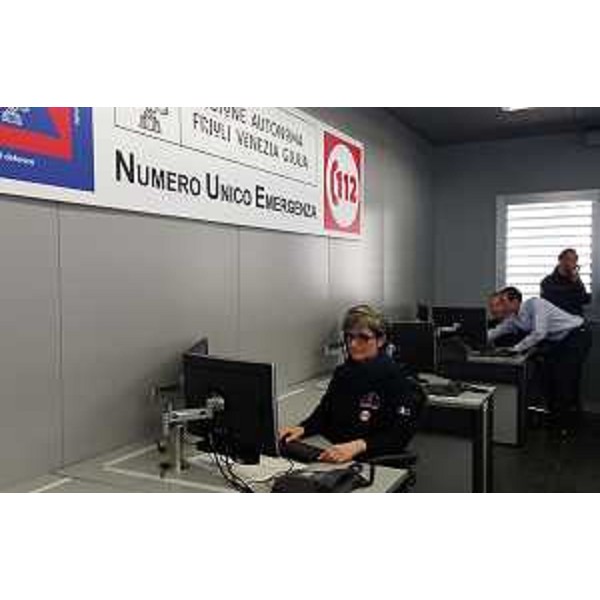 Postazione del Numero Unico per le Emergenze (NUE) 112, nella Centrale operativa della Protezione civile del FVG - Palmanova 29/03/2017
