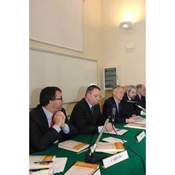 Riccardo Illy (Presidente Regione Friuli Venezia Giulia) interviene al Convegno "Le Regioni italiane nei processi normativi comunitari" organizzato presso la facoltà di Economia dell'Università di Udine. (Udine 07/11/07)