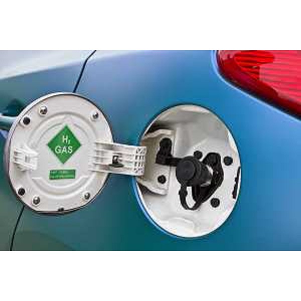 Veicolo in piazza Unità d'Italia durante la prima gara del Campionato ECONOVA Cup 2017 "ECONOVA ADRIATIC RALLY" di regolarità per vetture elettriche e a energia alternativa - Trieste 23/03/2017