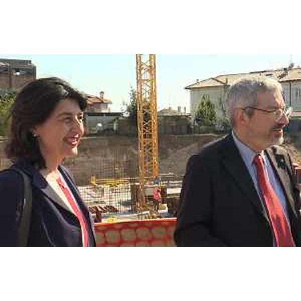 Mariagrazia Santoro (Assessore regionale Infrastrutture e Territorio) e Furio Honsell (Sindaco Udine) alla consegna dei lavori per la realizzazione di alloggi di edilizia abitativa sociale con risorse del Fondo Social Housing FVG, in via Lumignacco - Udine 29/03/2017