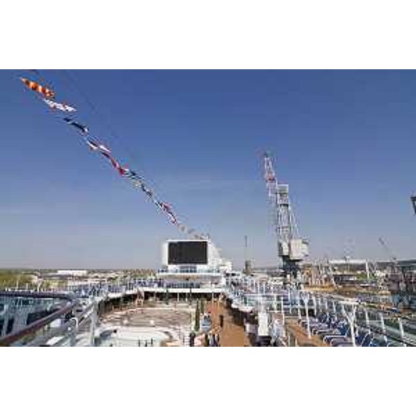 La Majestic Princess, terza unità della classe Royal Princess costruita per la Società armatrice Princess Cruises (Gruppo Carnival), all'ormeggio alla Fincantieri nel giorno della consegna all'armatore - Monfalcone 30/03/2017