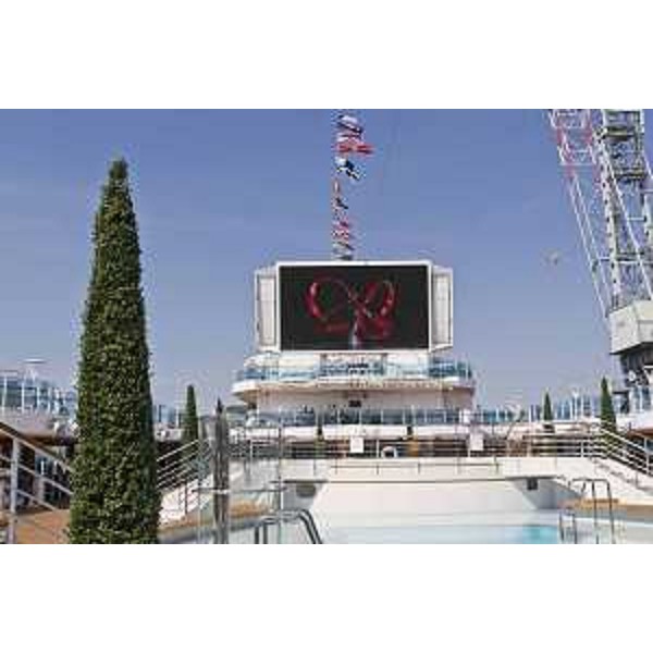 La Majestic Princess, terza unità della classe Royal Princess costruita per la Società armatrice Princess Cruises (Gruppo Carnival), all'ormeggio alla Fincantieri nel giorno della consegna all'armatore - Monfalcone 30/03/2017