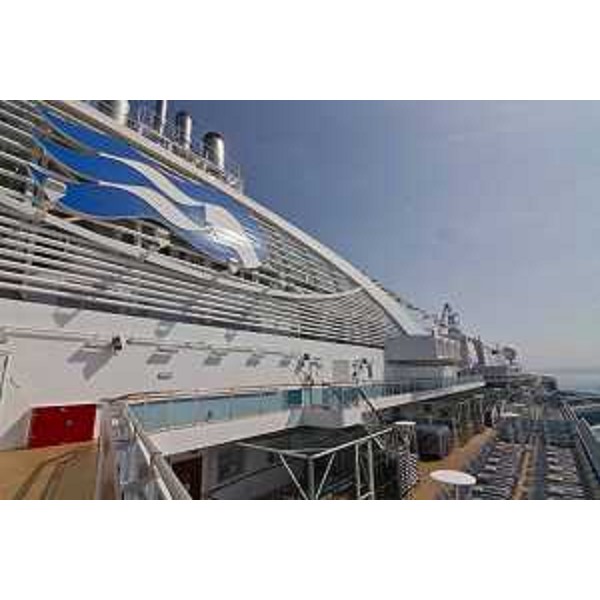 La Majestic Princess, terza unità della classe Royal Princess costruita per la Società armatrice Princess Cruises (Gruppo Carnival), all'ormeggio alla Fincantieri nel giorno della consegna all'armatore - Monfalcone 30/03/2017