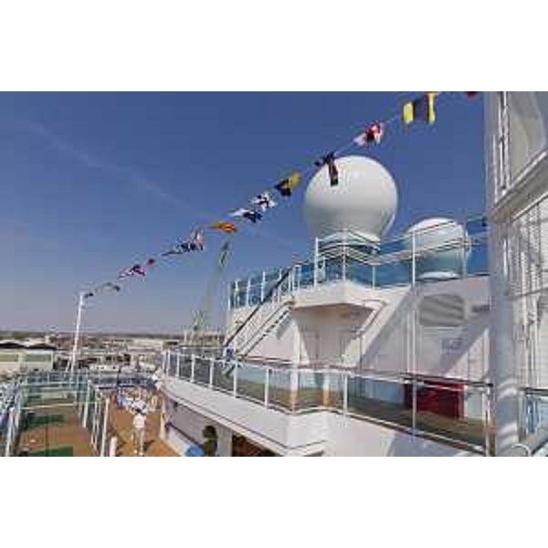 La Majestic Princess, terza unità della classe Royal Princess costruita per la Società armatrice Princess Cruises (Gruppo Carnival), all'ormeggio alla Fincantieri nel giorno della consegna all'armatore - Monfalcone 30/03/2017
