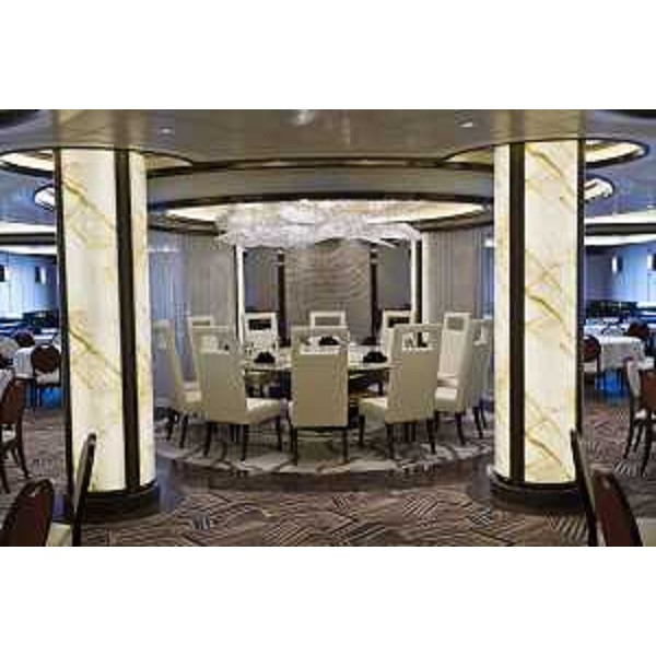 La Majestic Princess, terza unità della classe Royal Princess costruita per la Società armatrice Princess Cruises (Gruppo Carnival), all'ormeggio alla Fincantieri nel giorno della consegna all'armatore - Monfalcone 30/03/2017