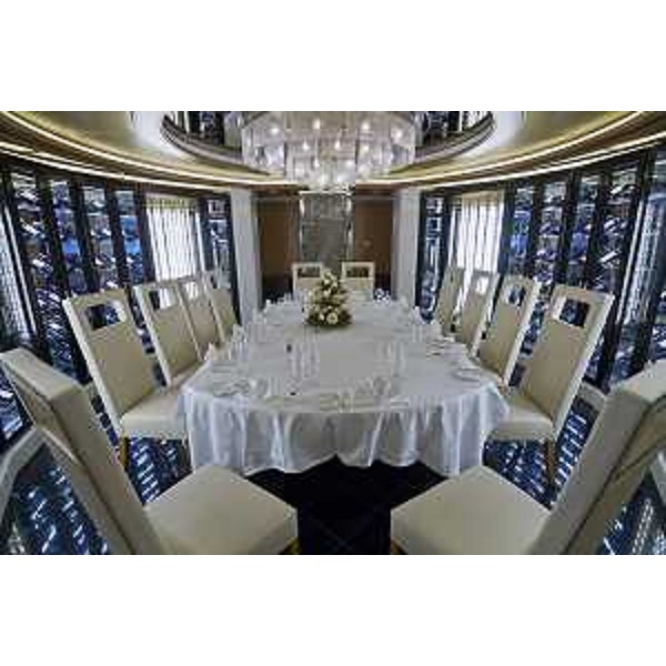 La Majestic Princess, terza unità della classe Royal Princess costruita per la Società armatrice Princess Cruises (Gruppo Carnival), all'ormeggio alla Fincantieri nel giorno della consegna all'armatore - Monfalcone 30/03/2017