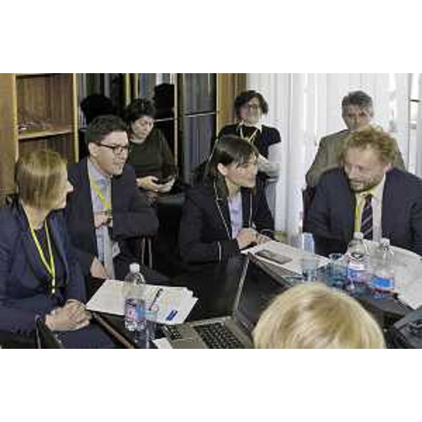 Debora Serracchiani (Presidente Regione Friuli Venezia Giulia) con Simone Puksic (Presidente Insiel S.p.A.) e rappresentanti di Assinter Italia, nella sede di Insiel S.p.A. - Trieste 31/03/2017